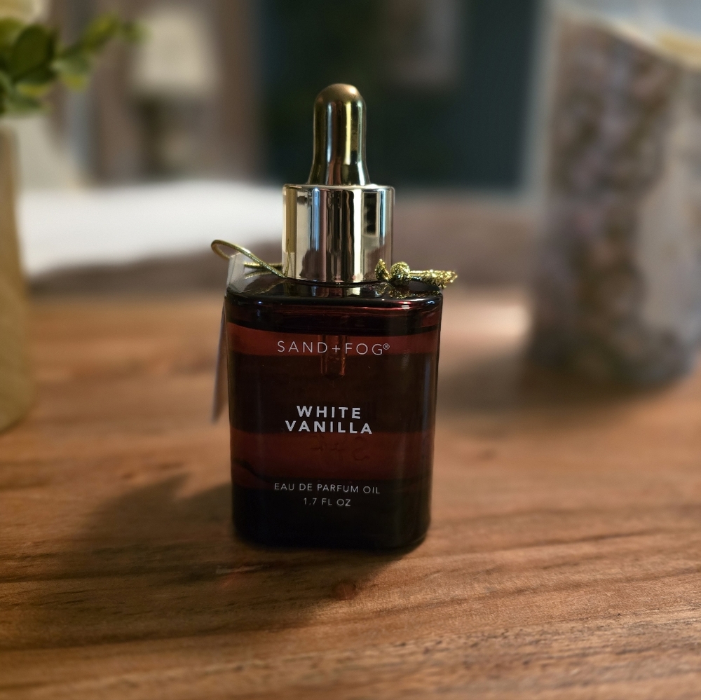 Sand + Fog White Vanilla Perfume Oil - Picture 3 of 3